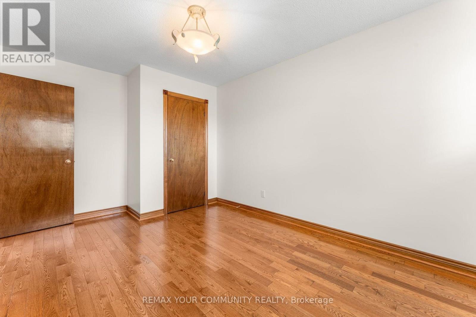 4 TOMEL COURT - 36