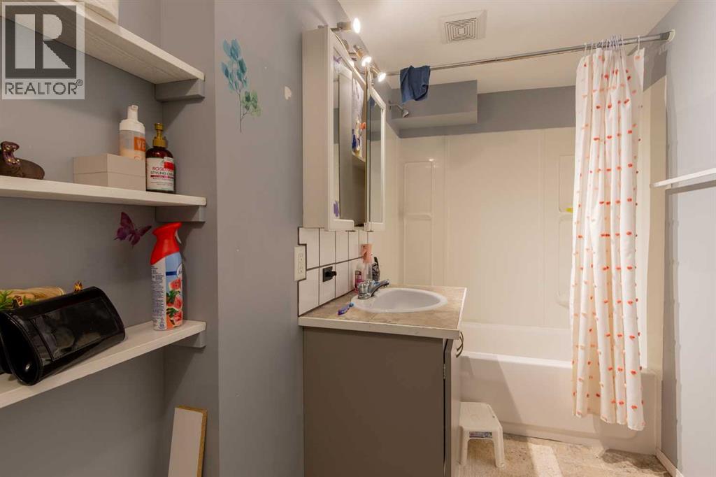 1827 16 Avenue S - 21