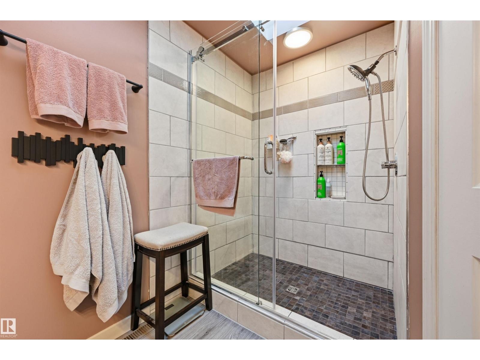 18639 72 AV NW - Image 25