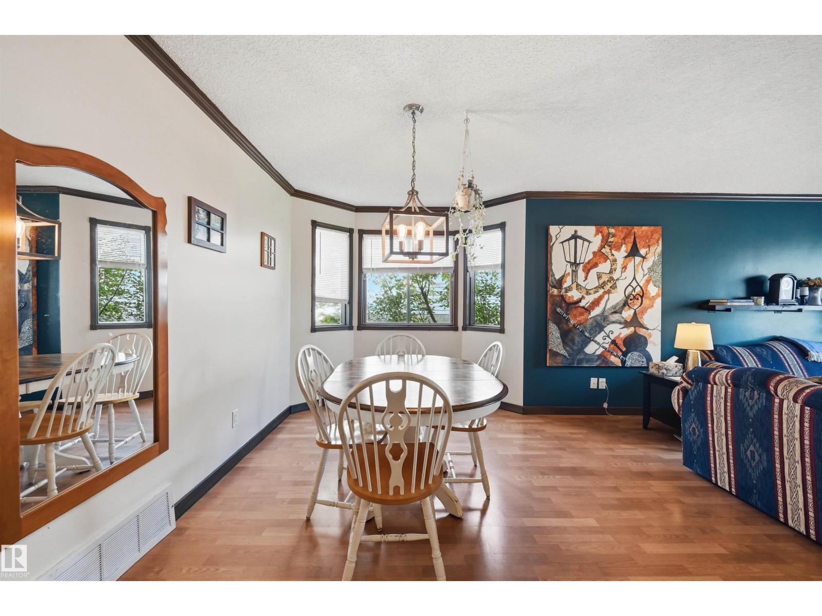 18639 72 AV NW - 11