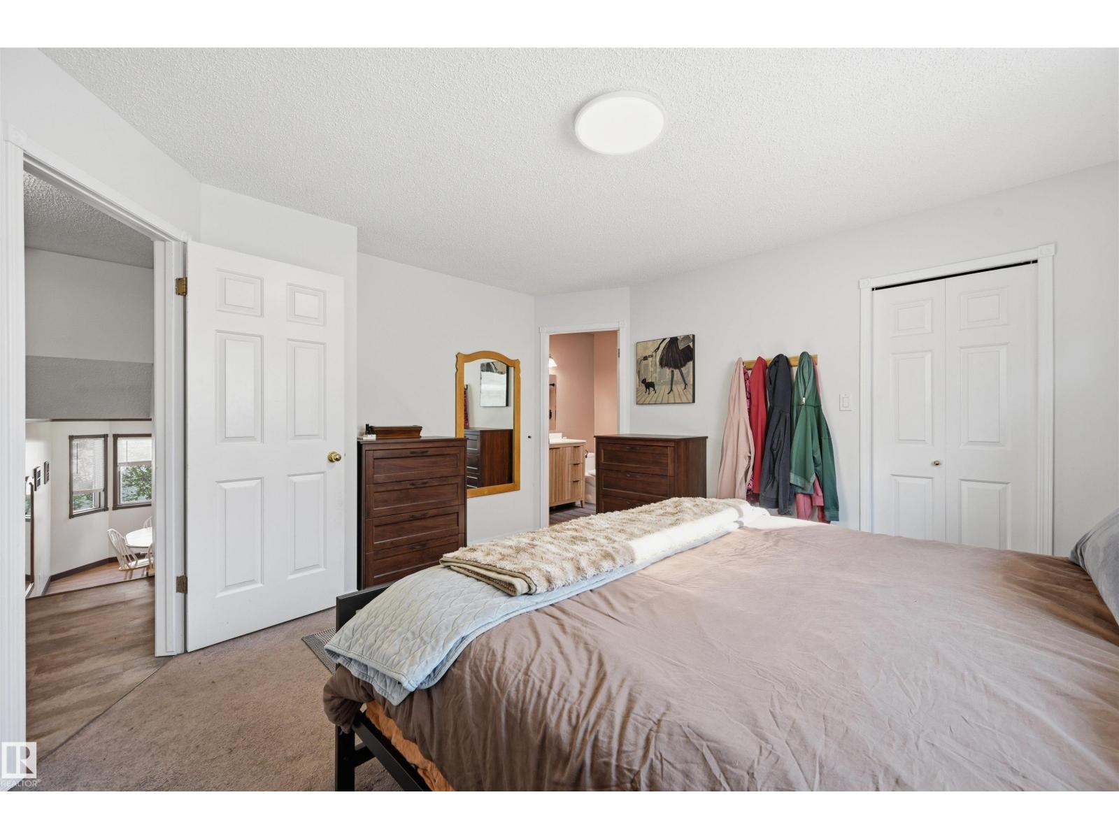 18639 72 AV NW - 22