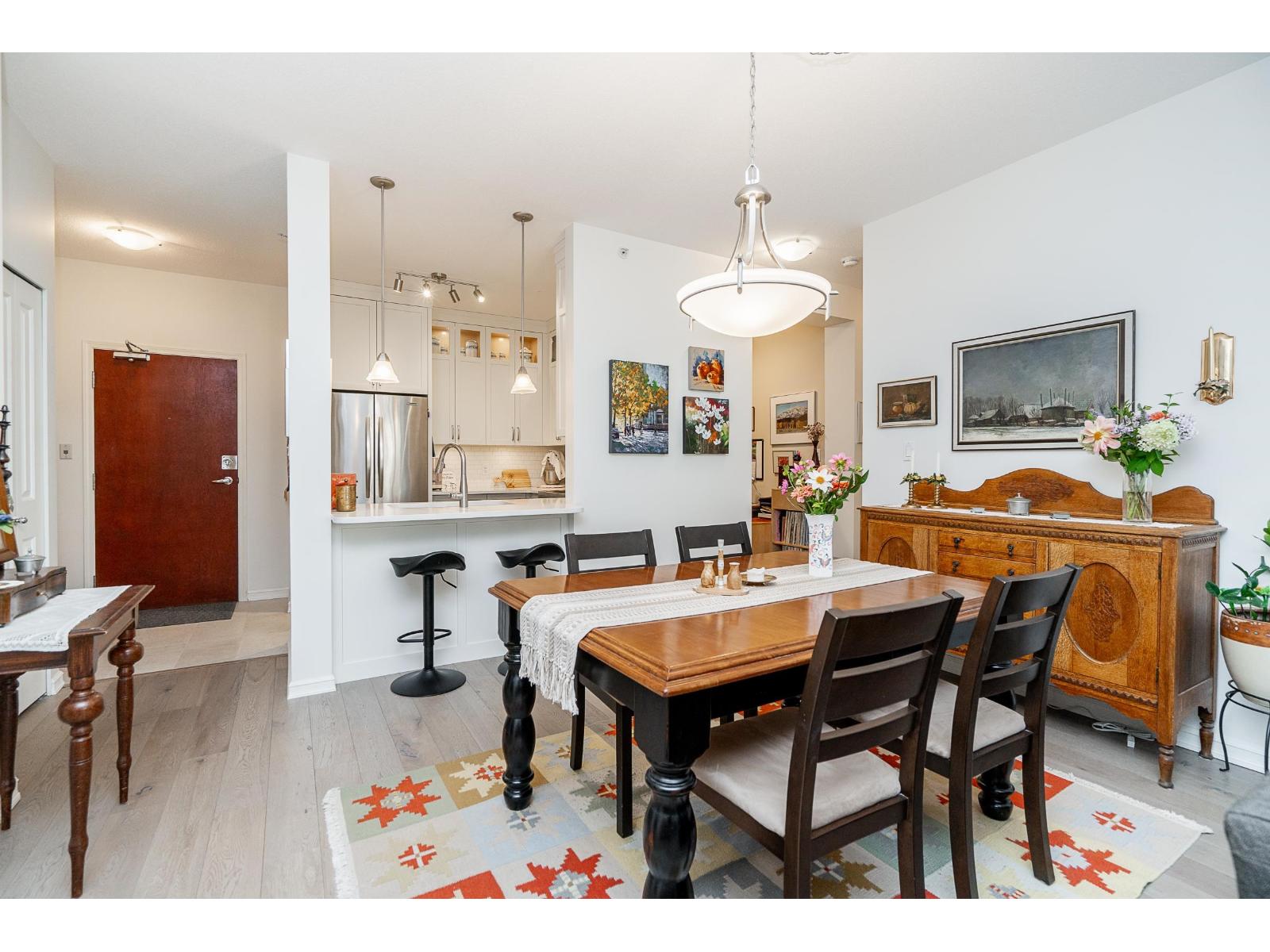 403 1551 FOSTER STREET, White Rock
