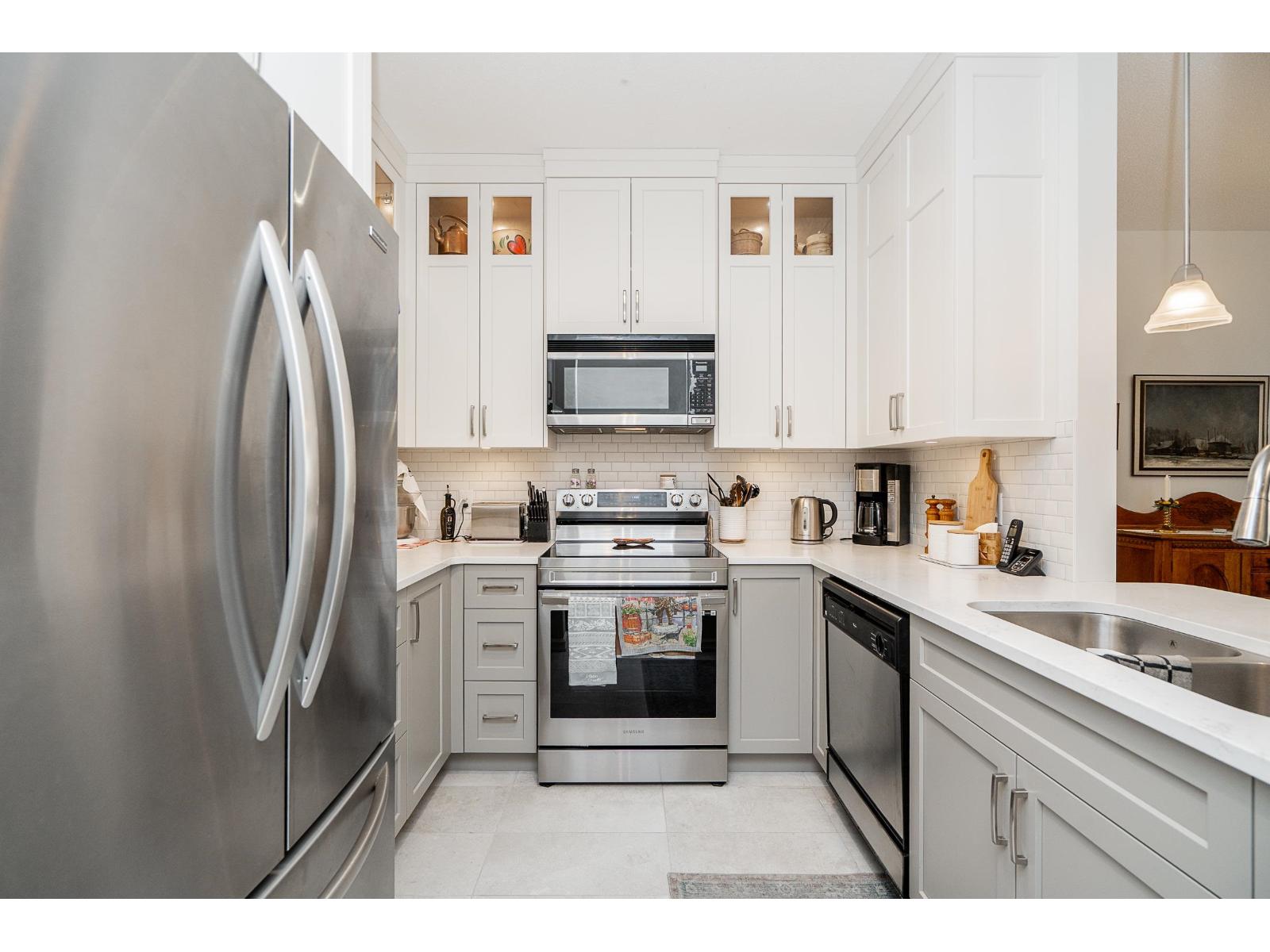 403 1551 FOSTER STREET, White Rock