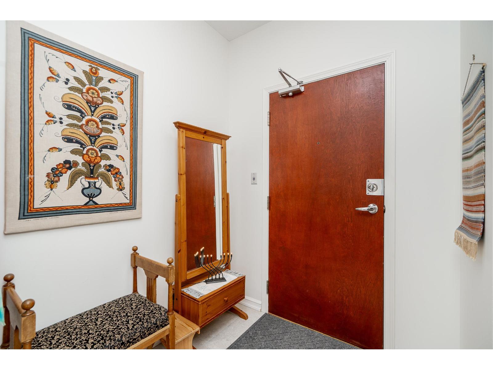 403 1551 FOSTER STREET, White Rock