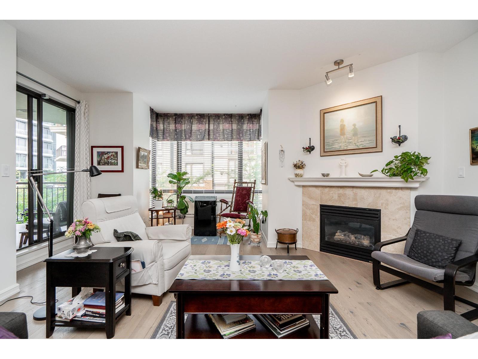 403 1551 FOSTER STREET, White Rock