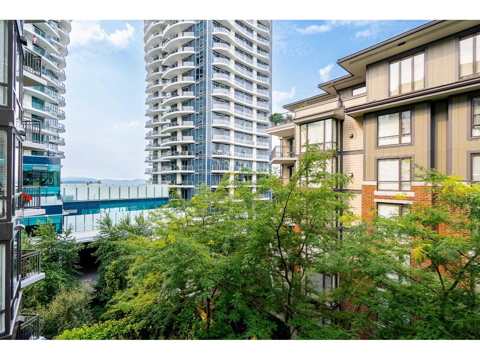 403 1551 FOSTER STREET, White Rock