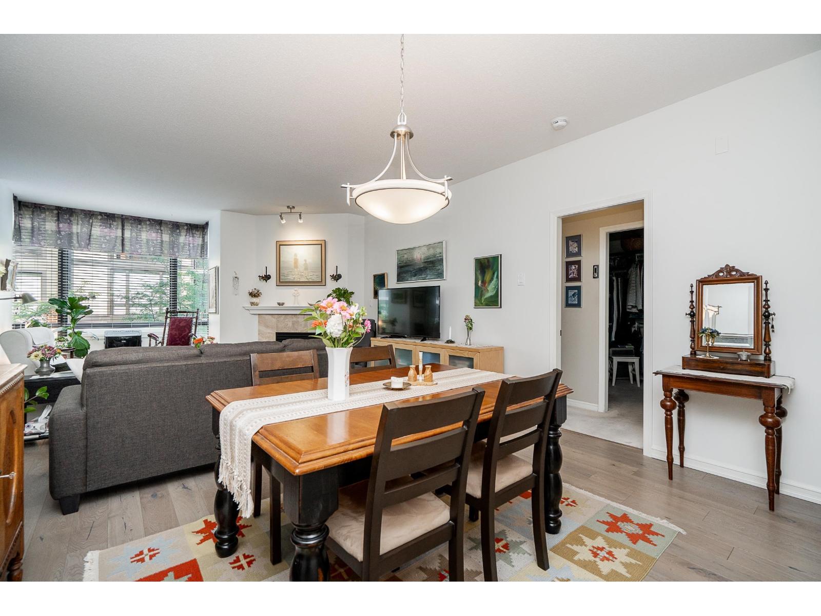 403 1551 FOSTER STREET, White Rock