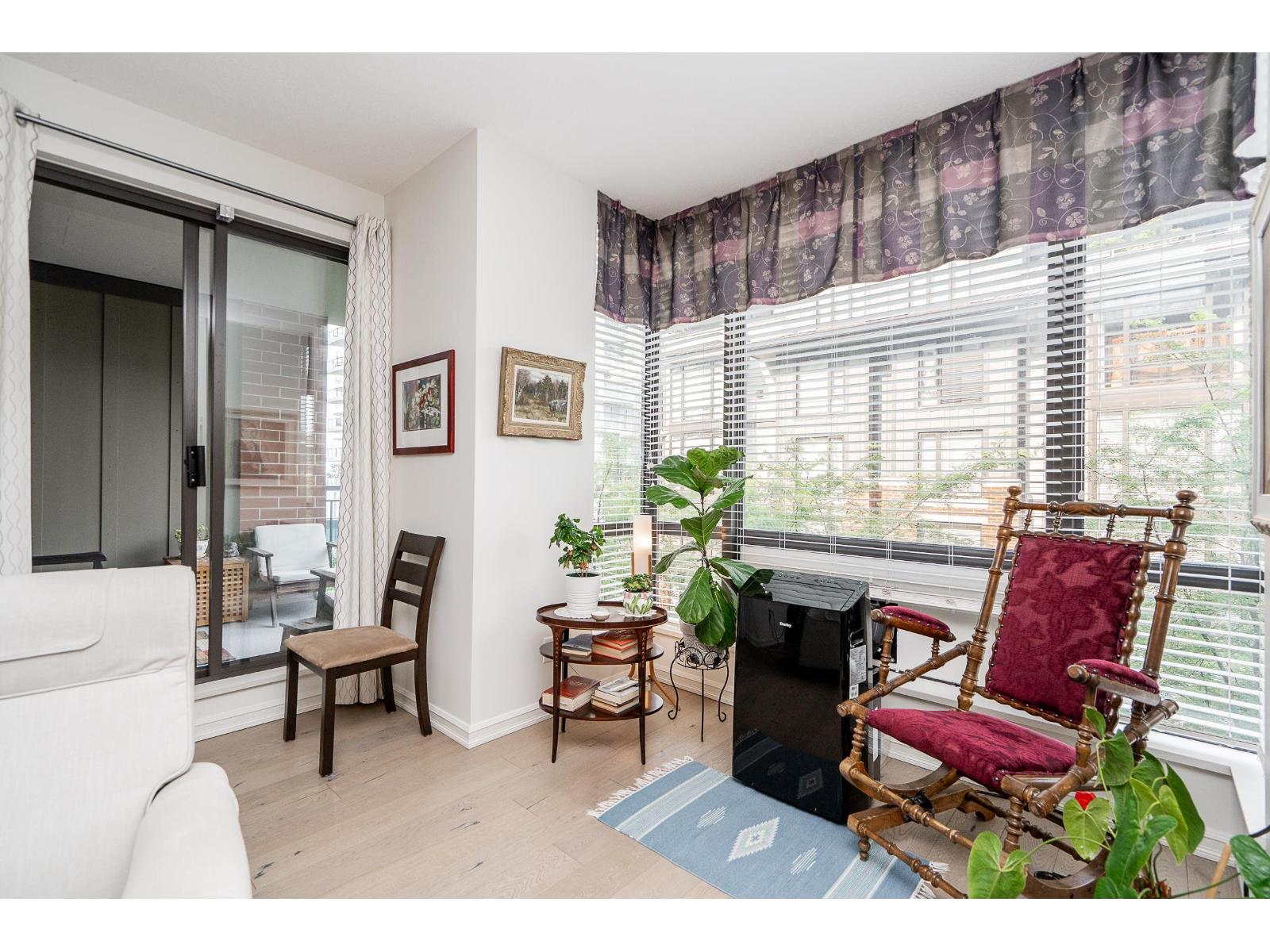 403 1551 FOSTER STREET, White Rock