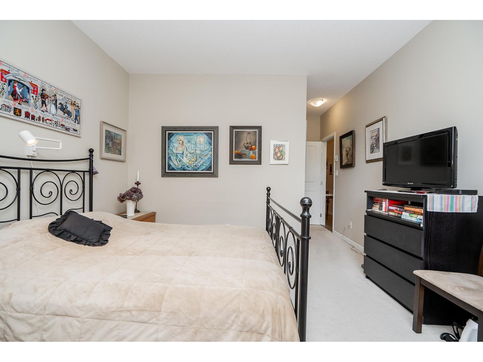 403 1551 FOSTER STREET, White Rock