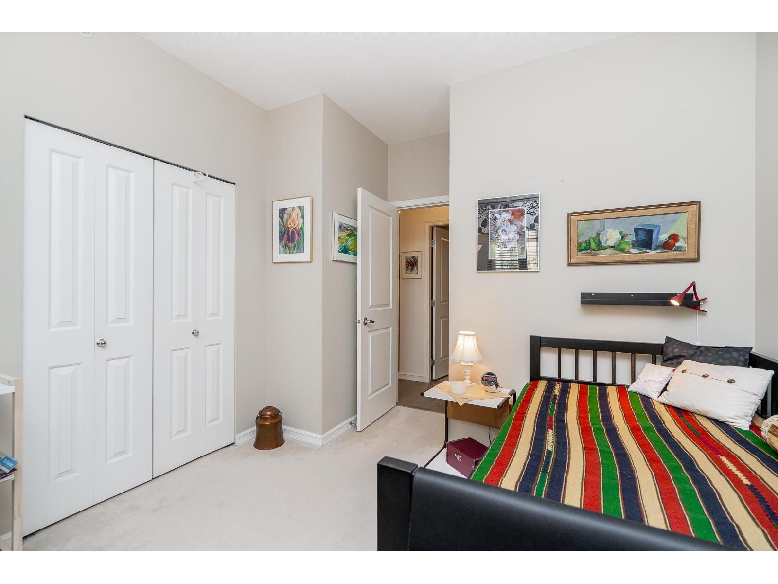 403 1551 FOSTER STREET, White Rock