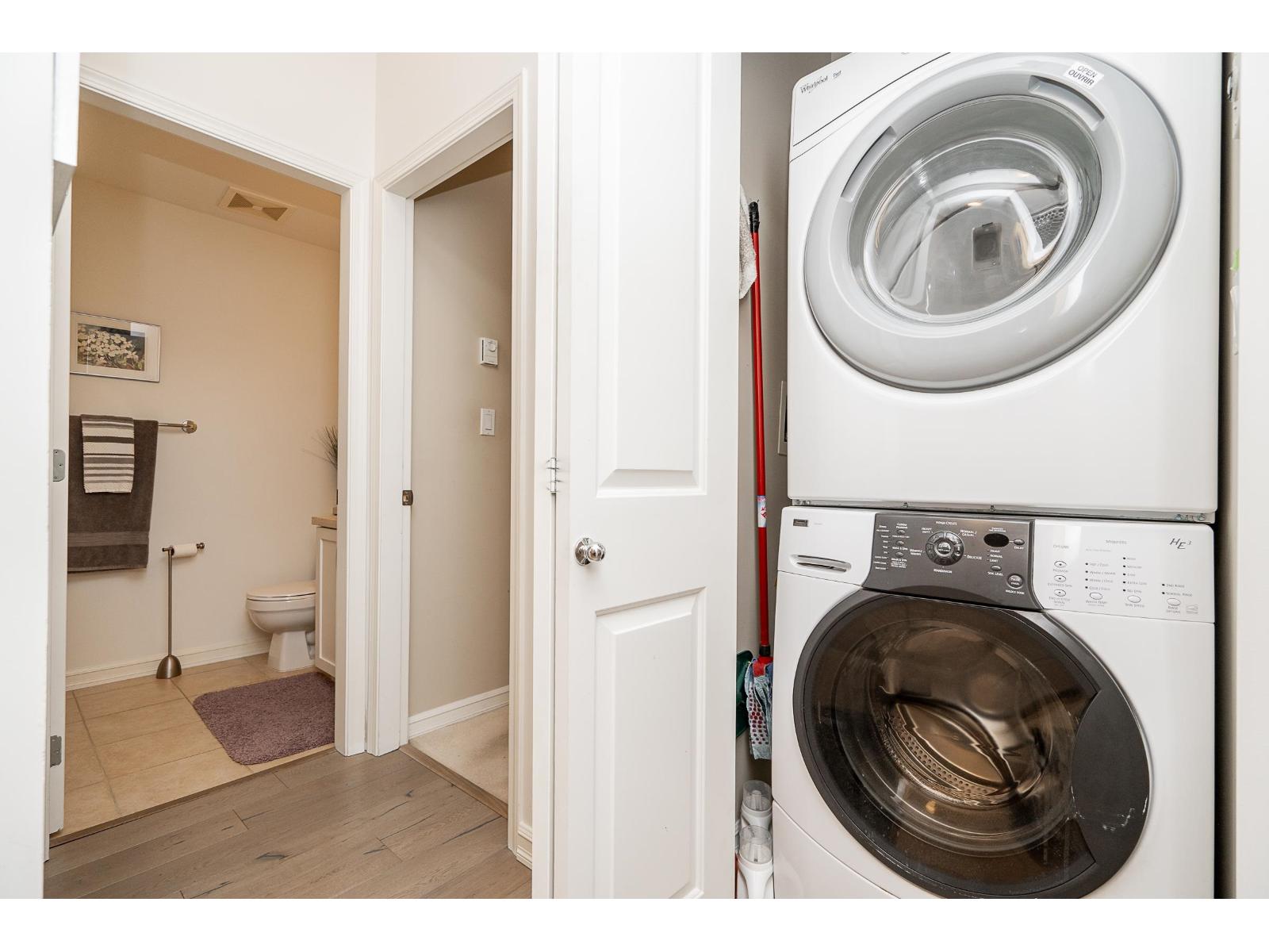 403 1551 FOSTER STREET, White Rock