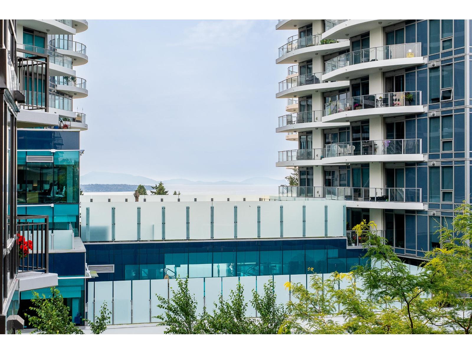 403 1551 FOSTER STREET, White Rock