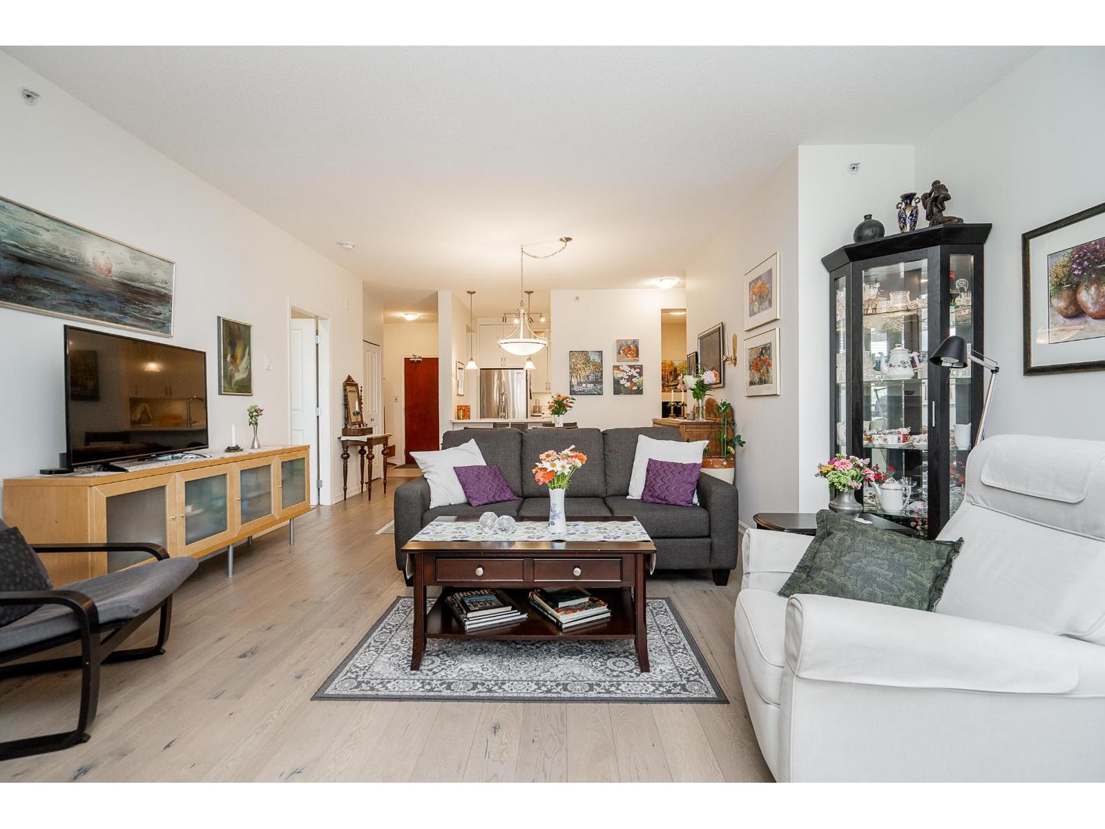 403 1551 FOSTER STREET, White Rock