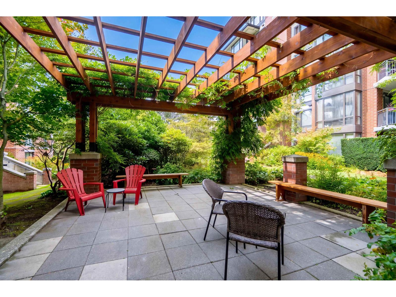 403 1551 FOSTER STREET, White Rock