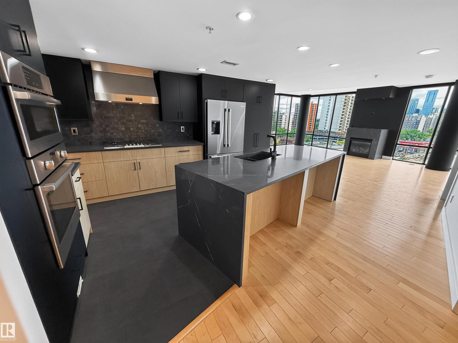#803 10028 119 ST NW - Image 17
