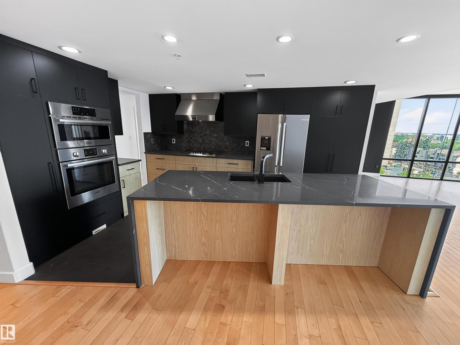 #803 10028 119 ST NW - 18