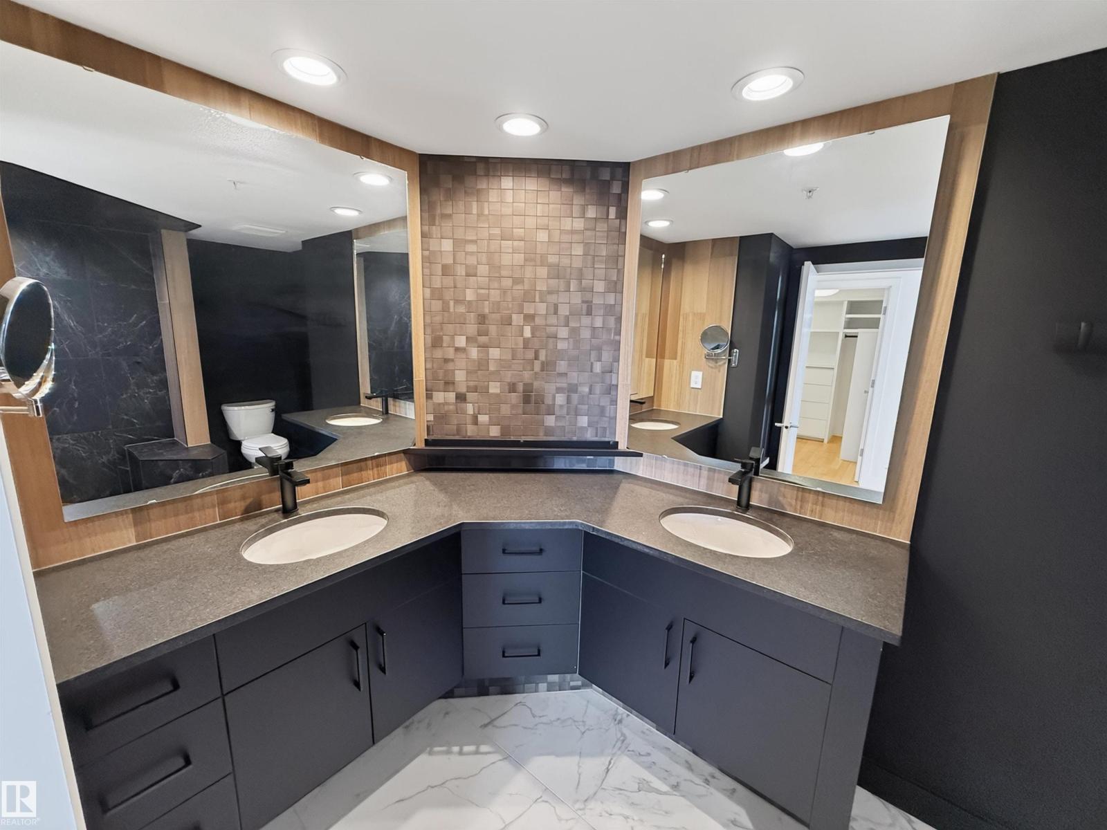 #803 10028 119 ST NW - Image 34