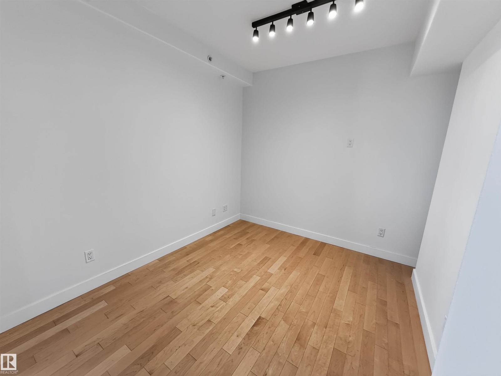 #803 10028 119 ST NW - 25