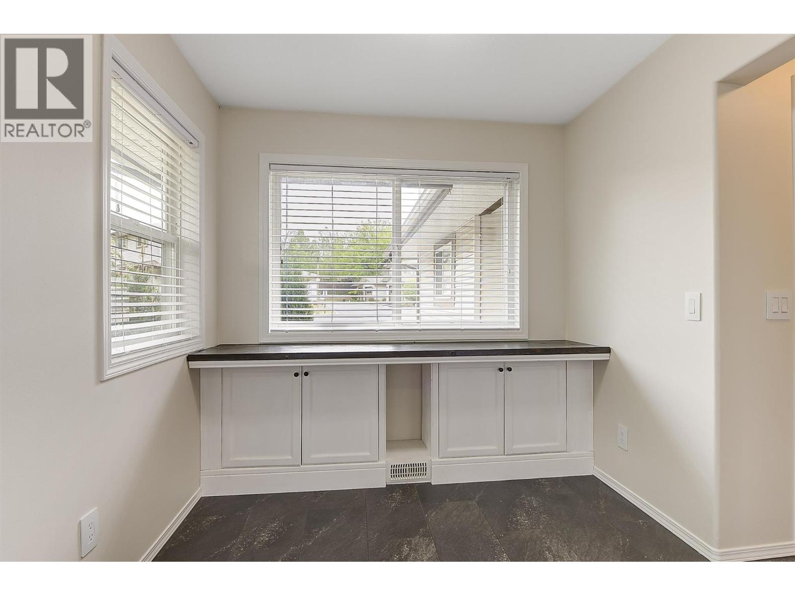 #110 133 Wyndham Crescent - Image 9