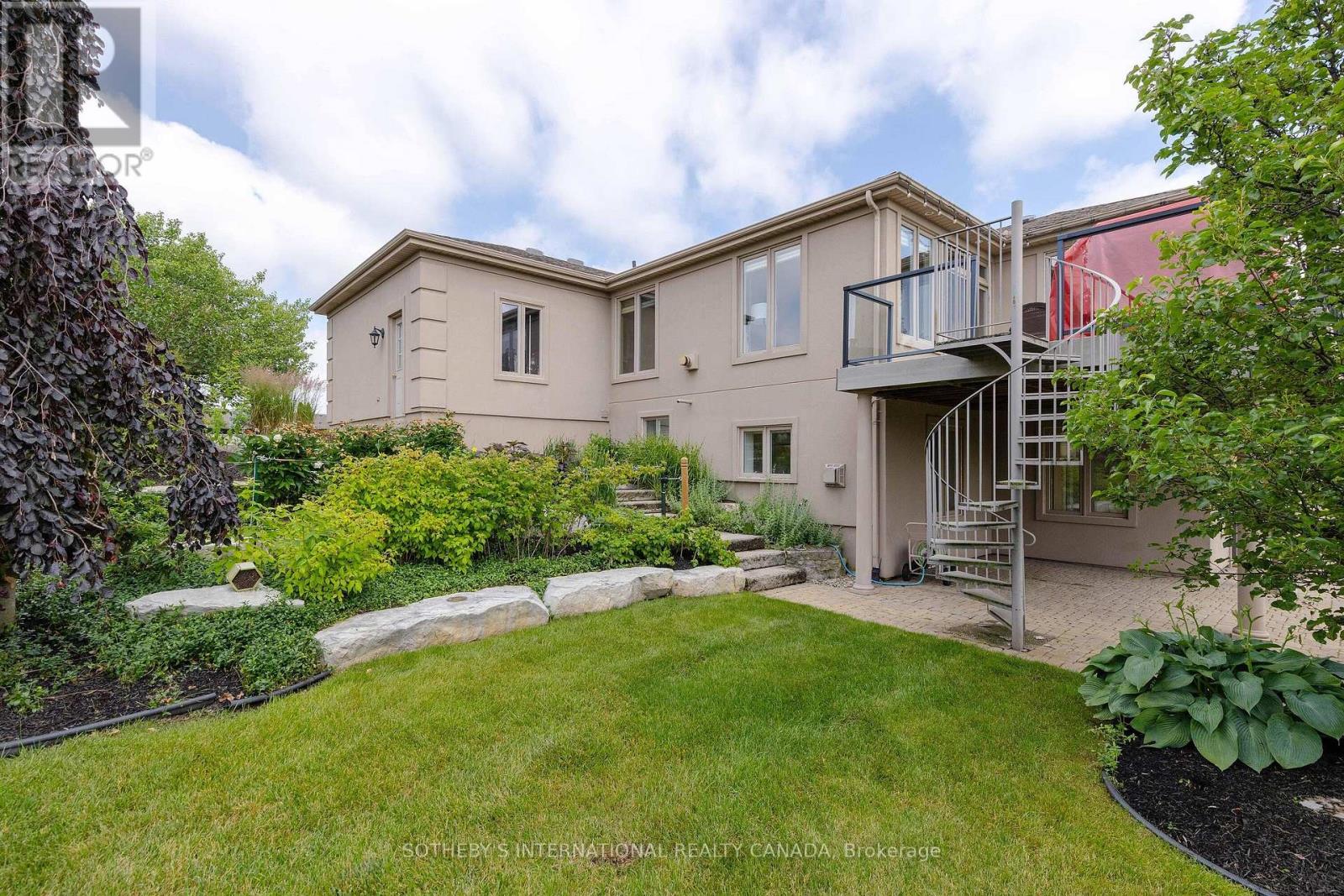 208 MUIRFIELD TRAIL - Image 33
