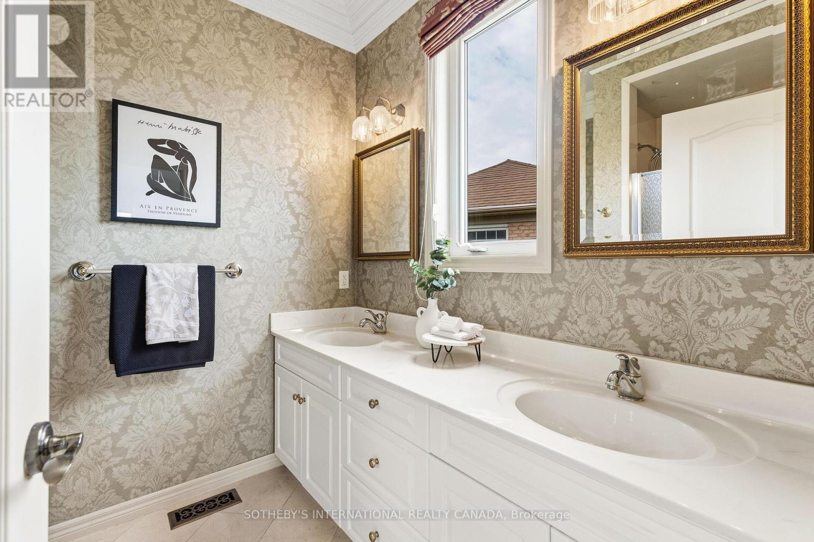 208 MUIRFIELD TRAIL - Image 19