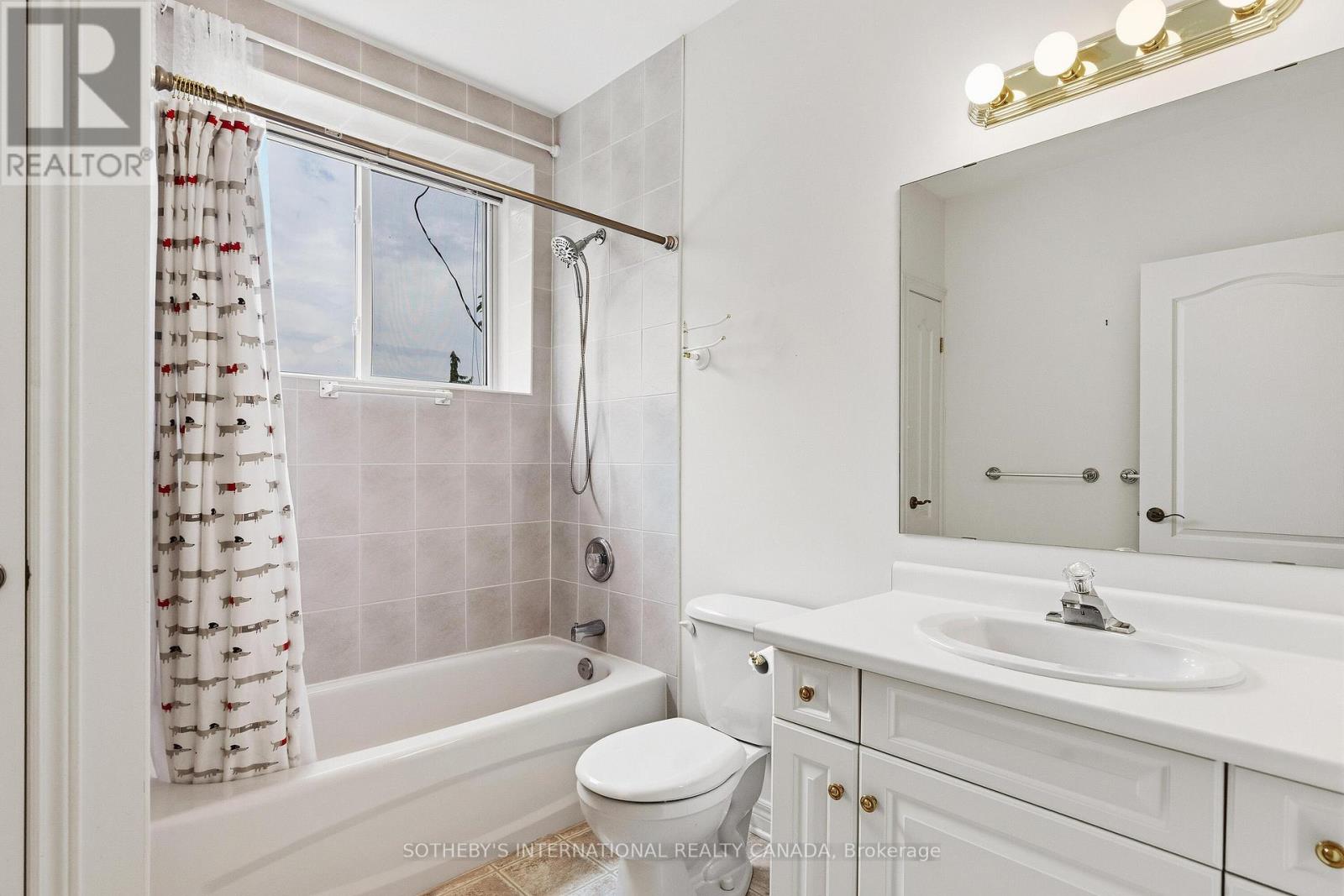 208 MUIRFIELD TRAIL - Image 30