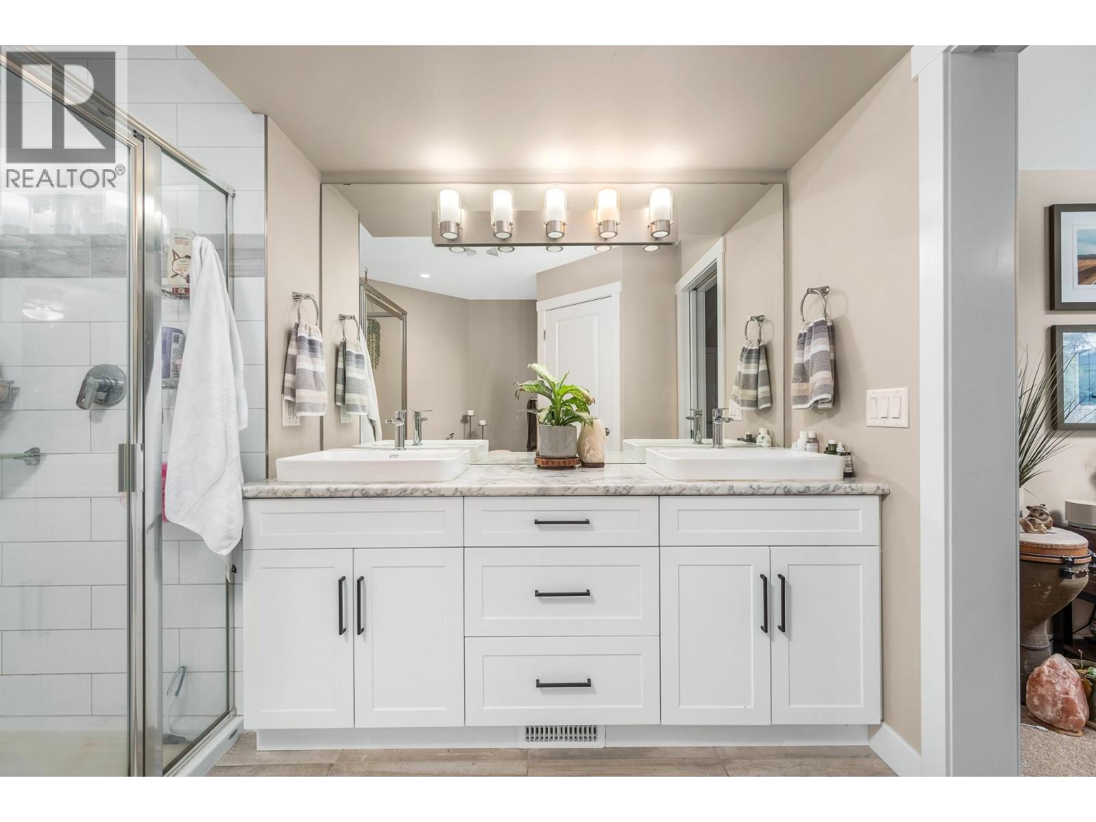 2893 Robinson Road Unit# 7, Lake Country
