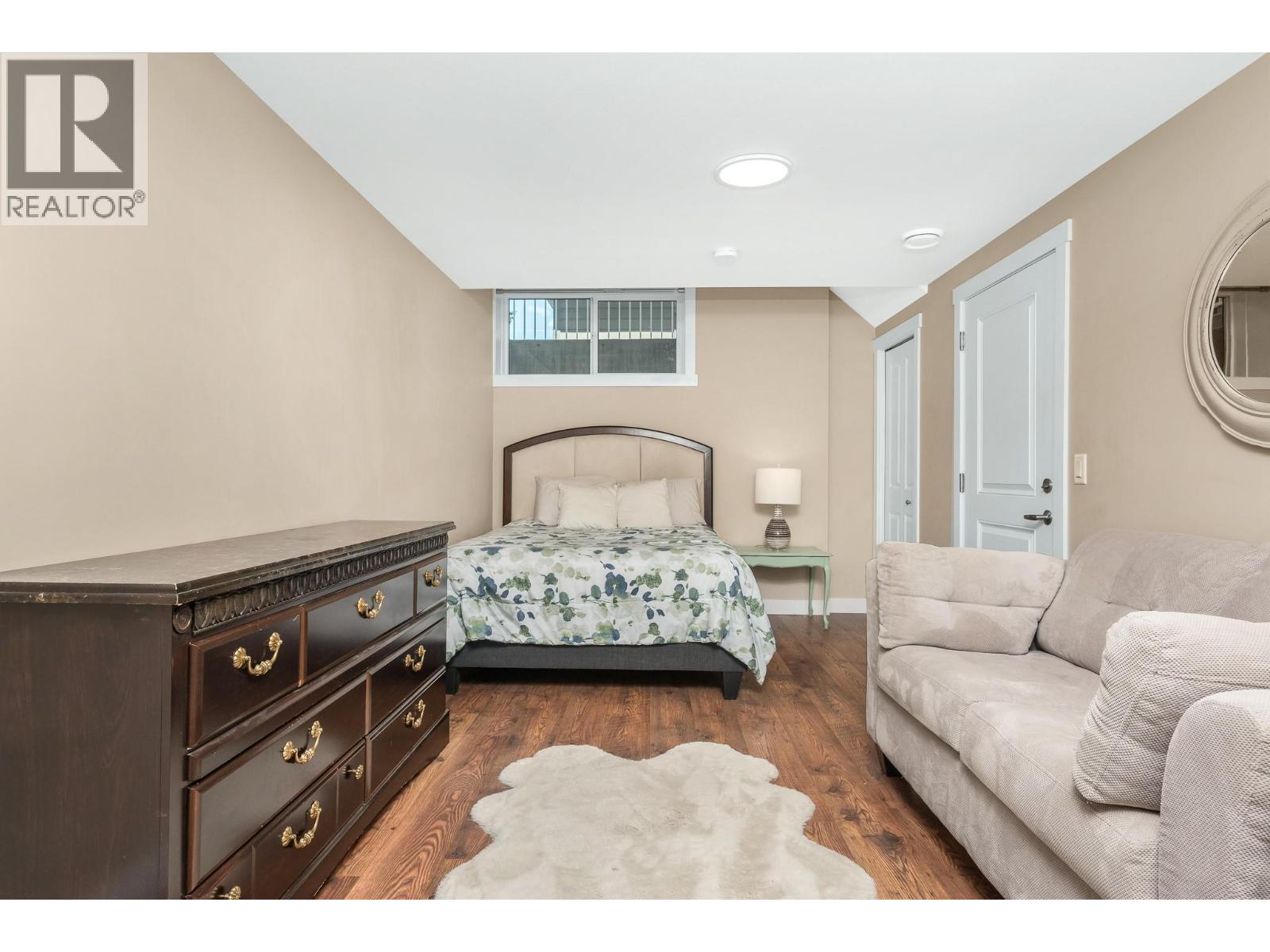 #7 2893 Robinson Road - 27