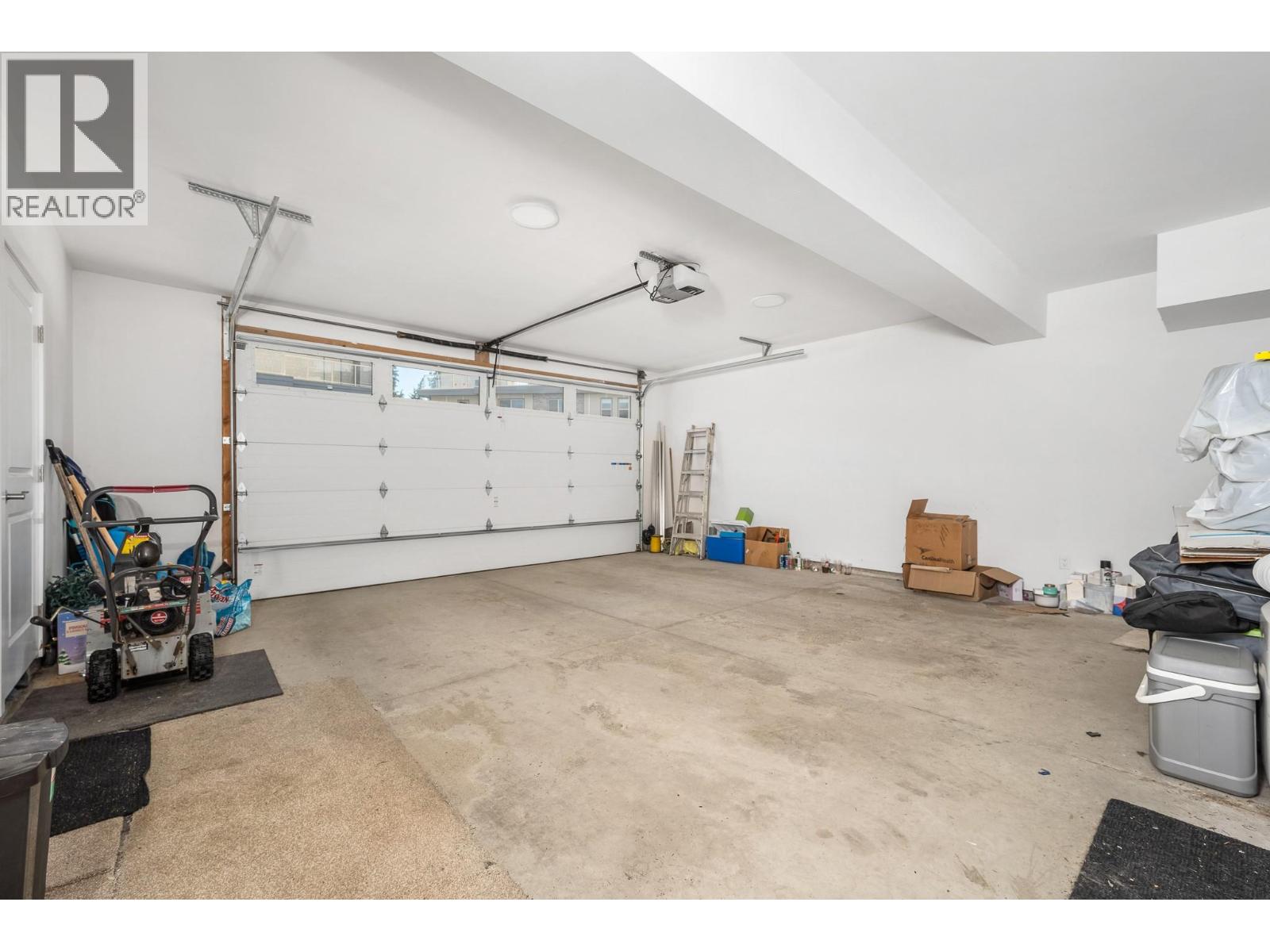 2893 Robinson Road Unit# 7, Lake Country