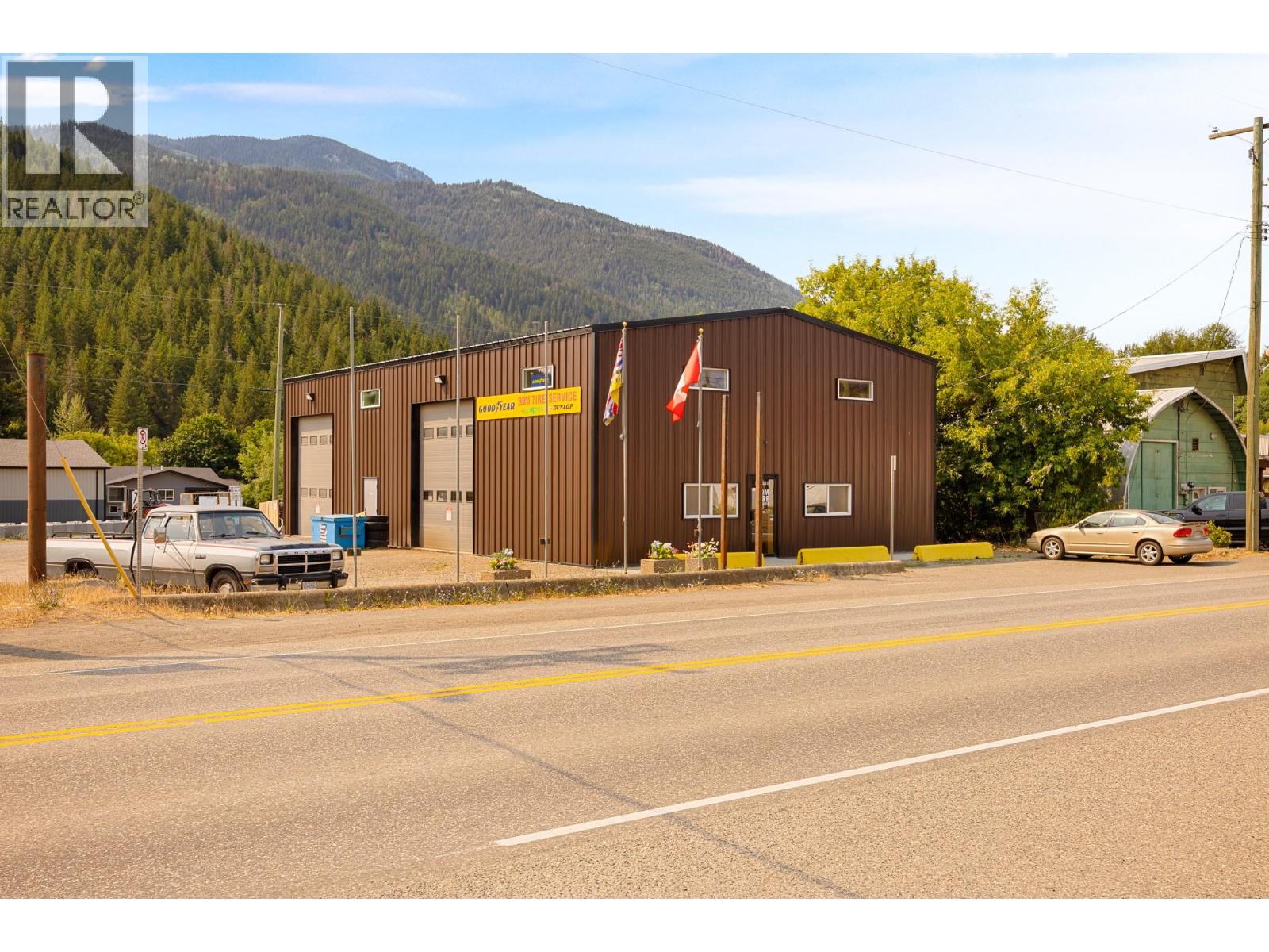 5755 97 Highway, Falkland