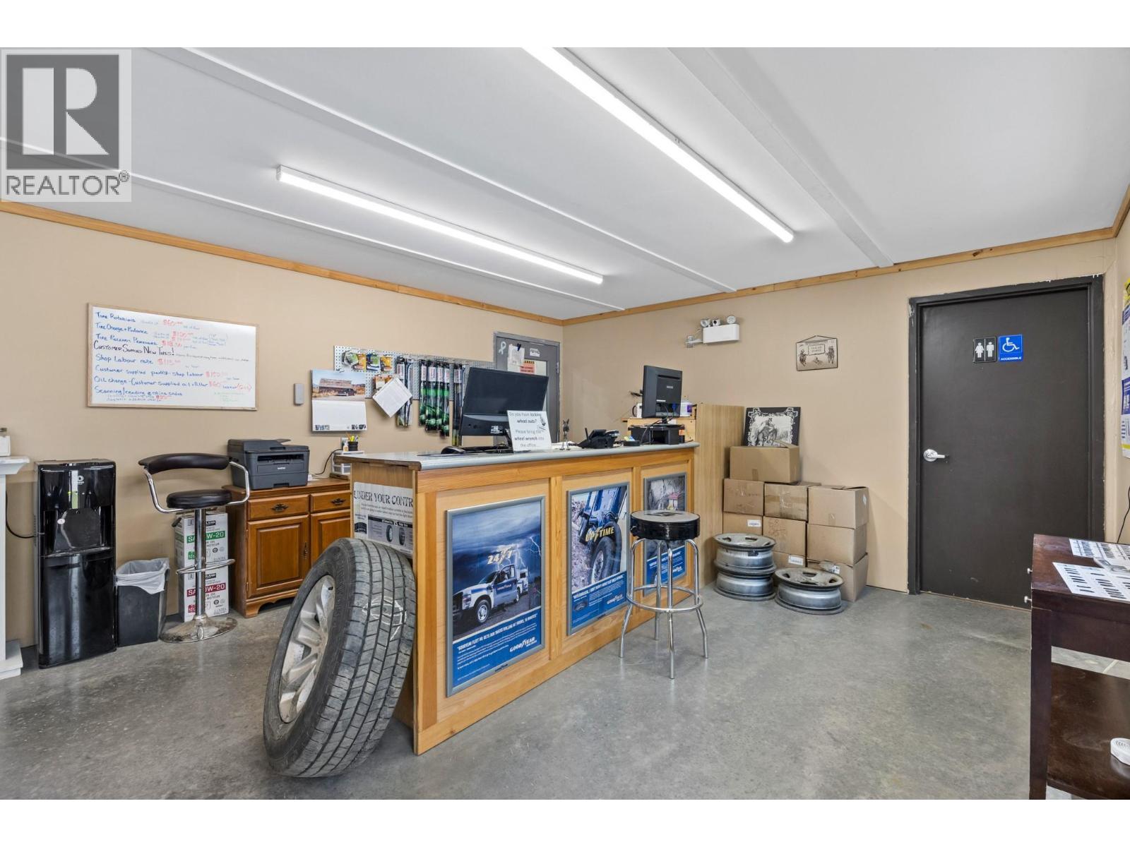 5755 97 Highway, Falkland
