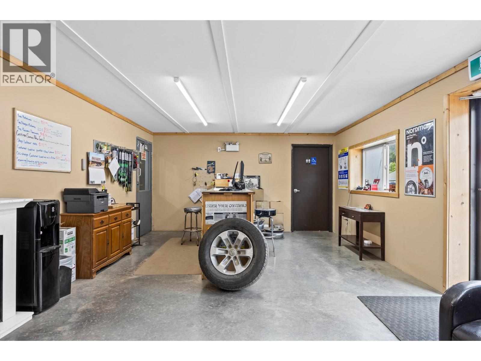 5755 97 Highway, Falkland