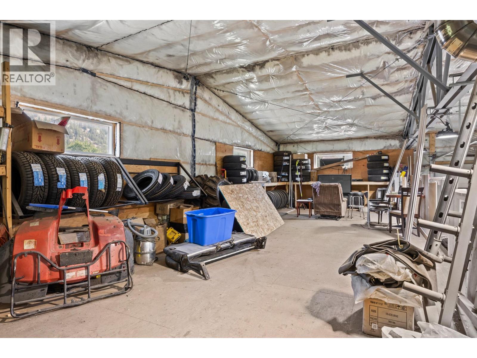 5755 97 Highway, Falkland