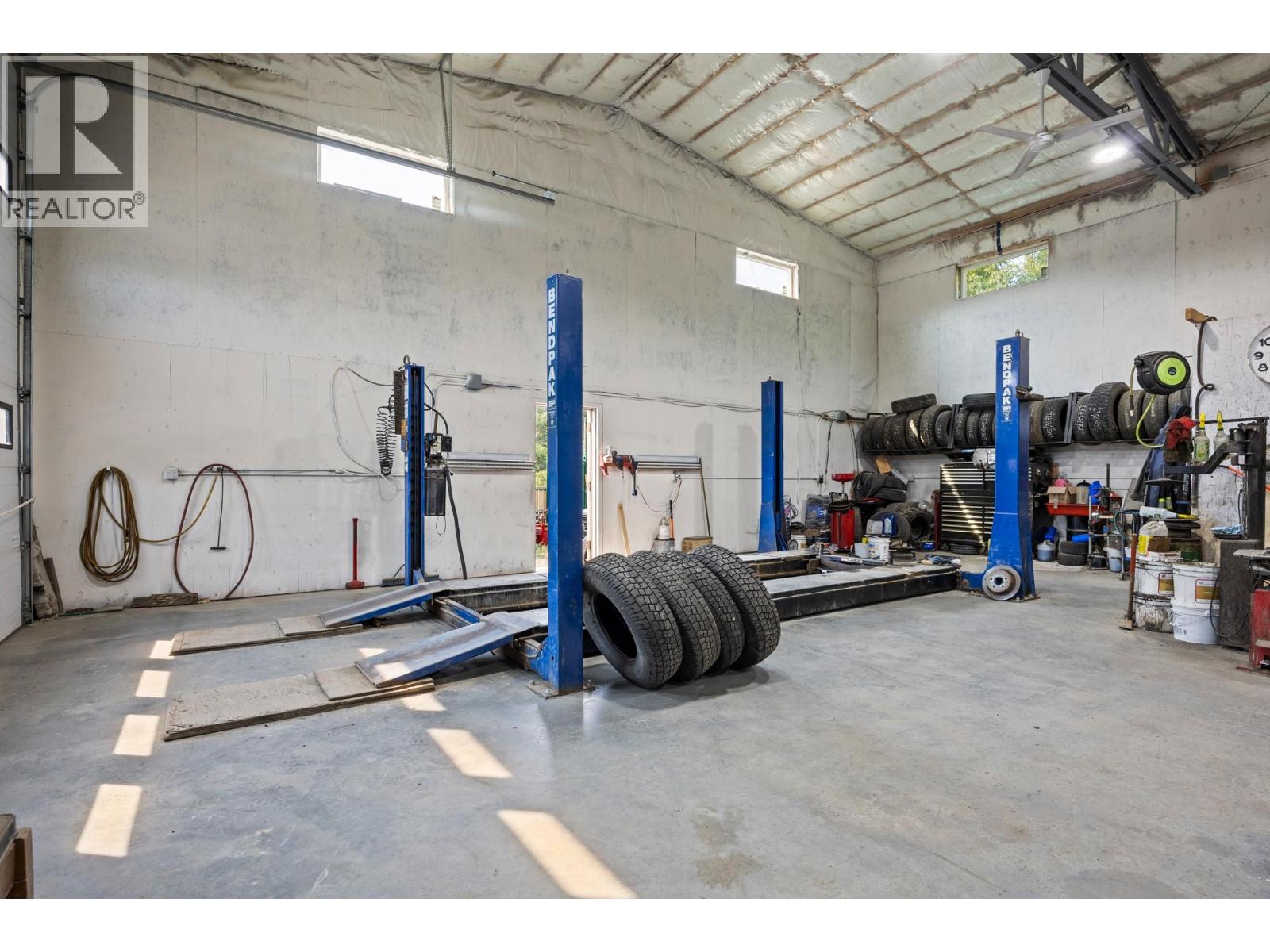 5755 97 Highway, Falkland