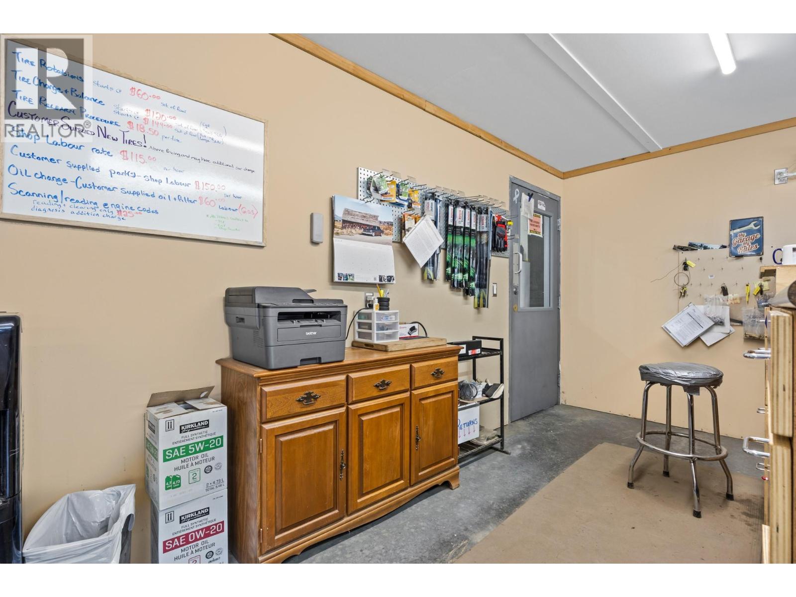 5755 97 Highway, Falkland