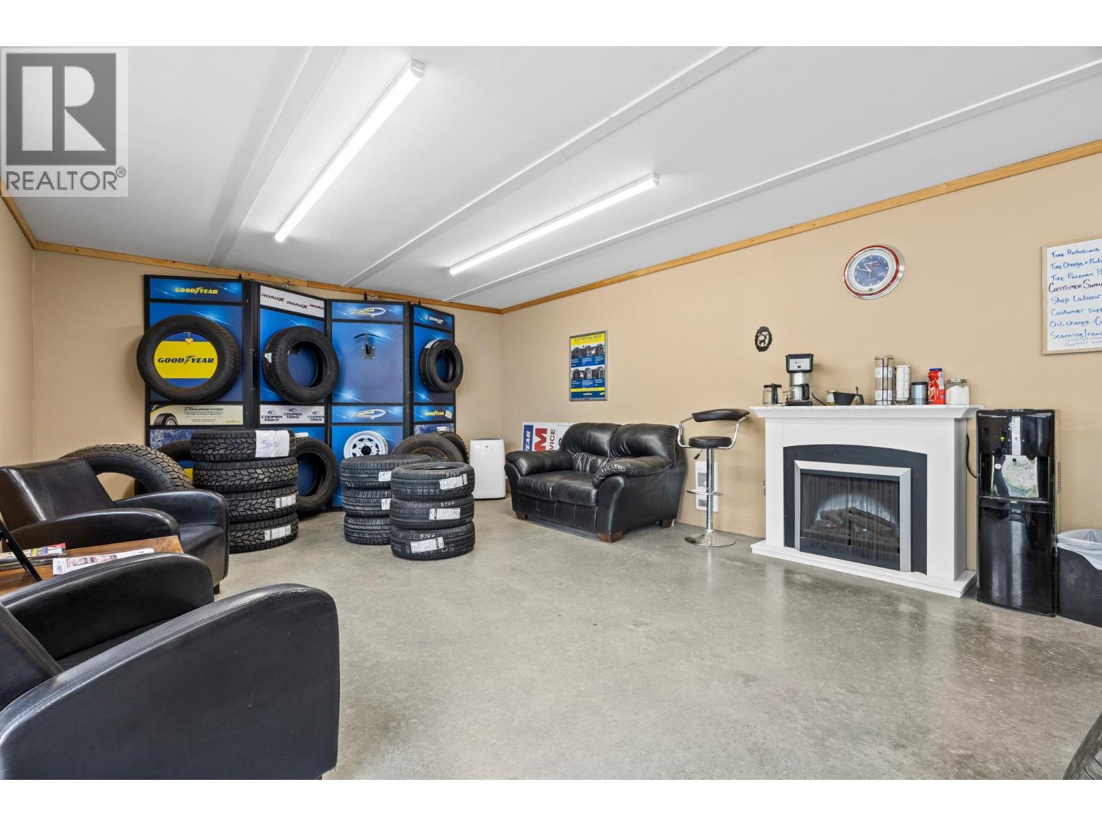 5755 97 Highway, Falkland