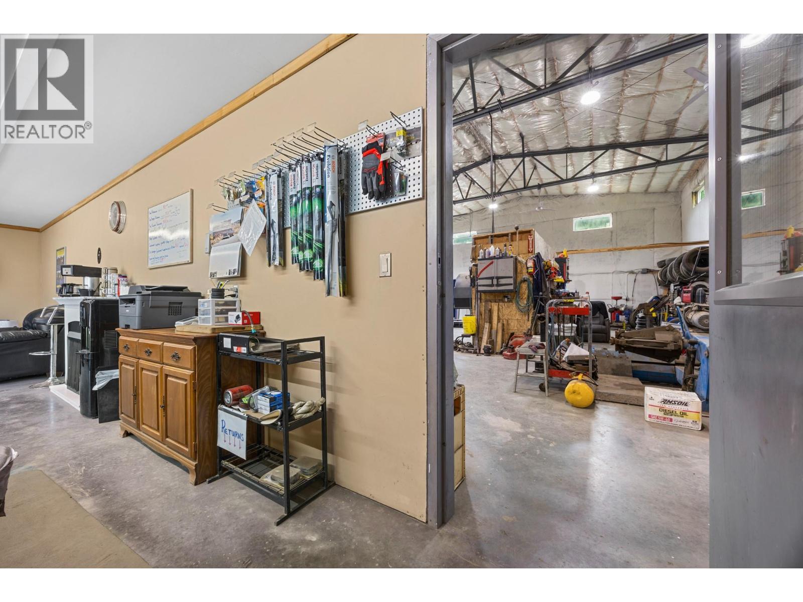 5755 97 Highway, Falkland