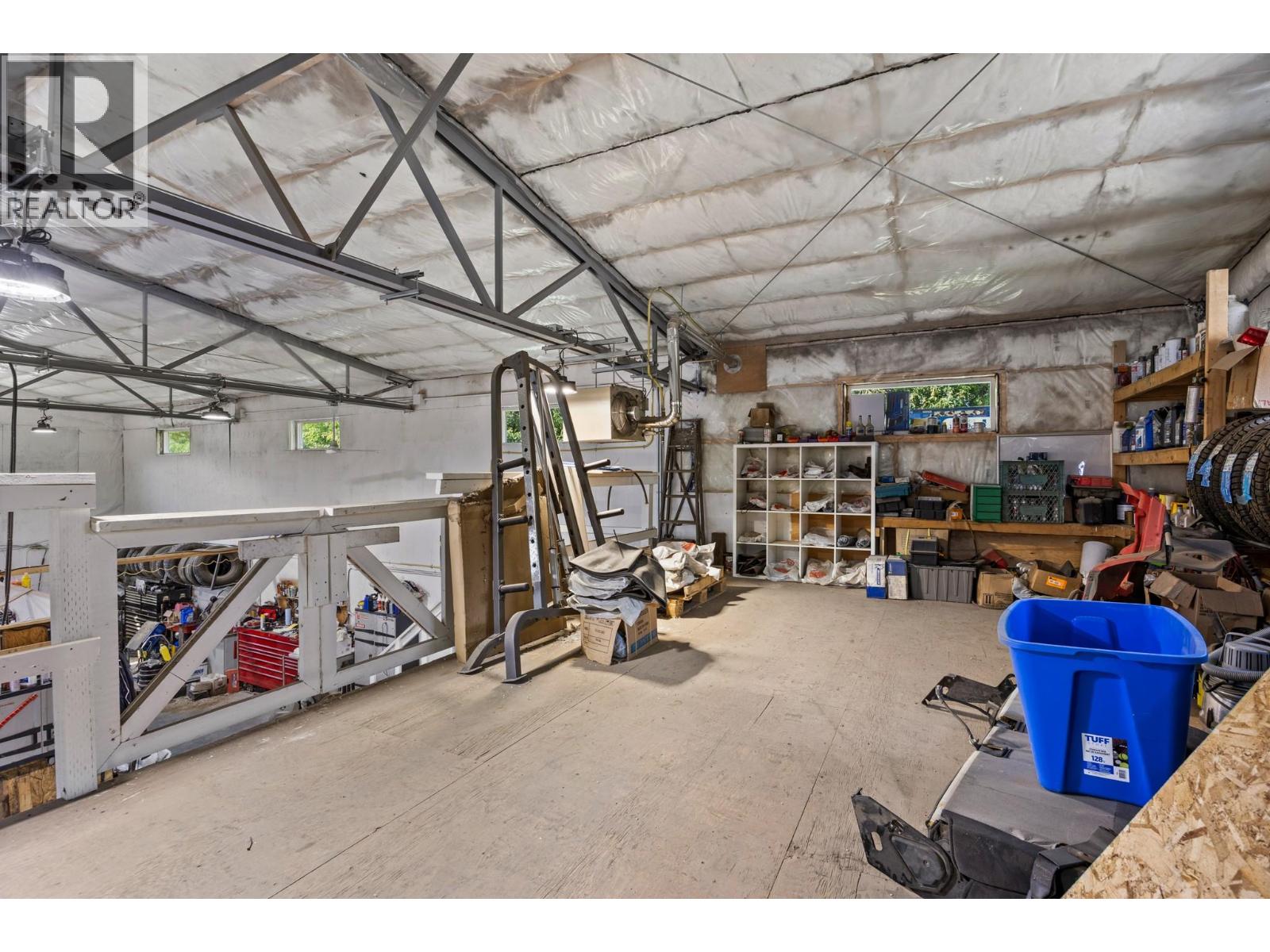 5755 97 Highway, Falkland