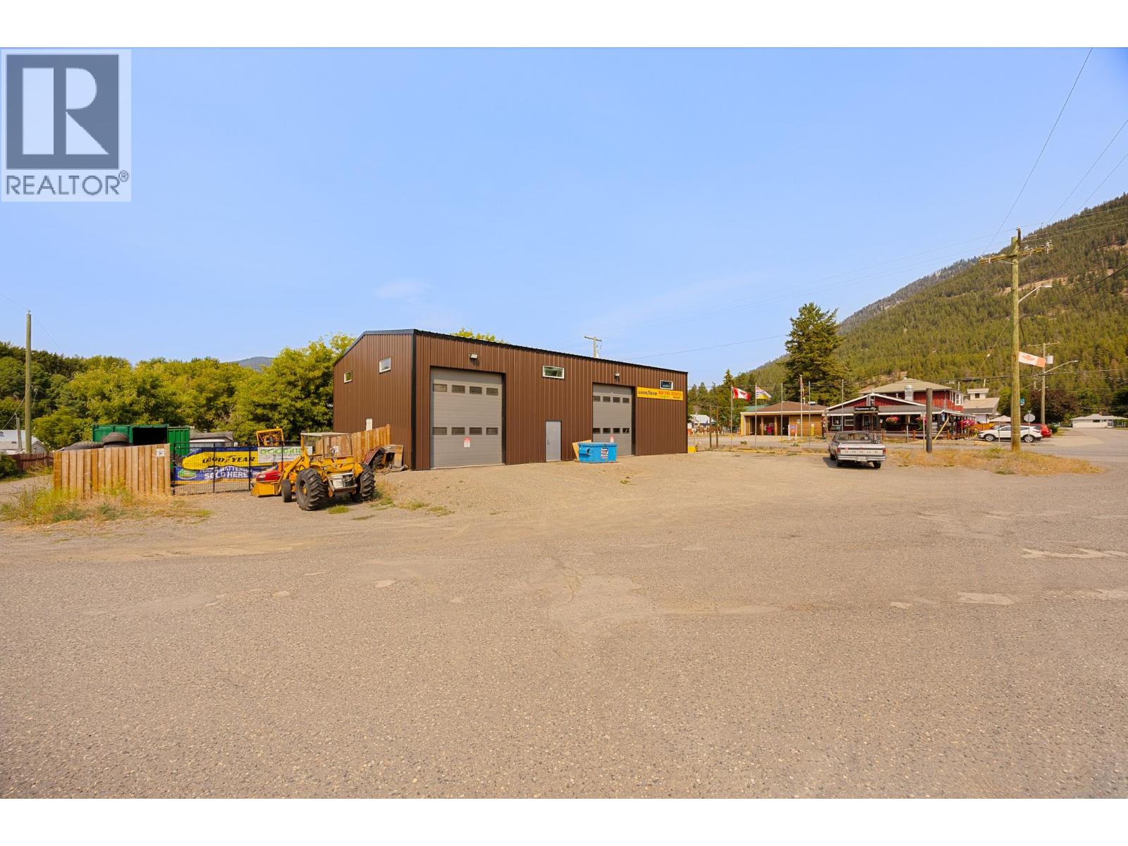 5755 97 Highway, Falkland