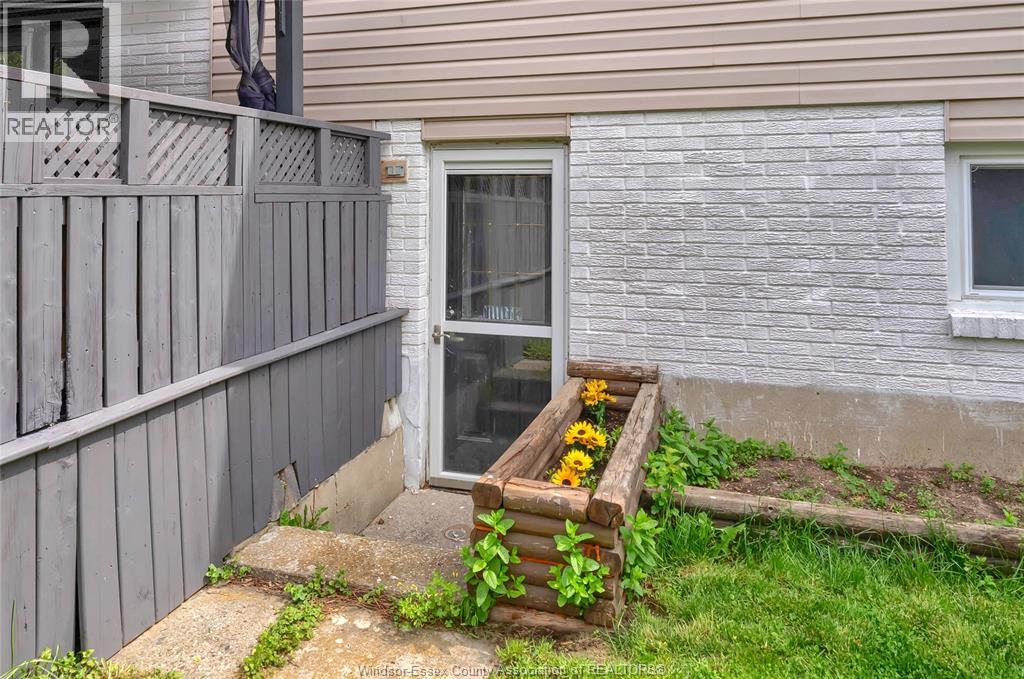 74 CHESTNUT DRIVE - 26