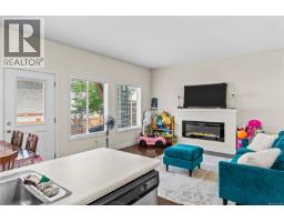 Living room - 10 2109 13th St, Courtenay, BC V9N0B1 Photo 10