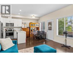 Entrance - 10 2109 13th St, Courtenay, BC V9N0B1 Photo 11