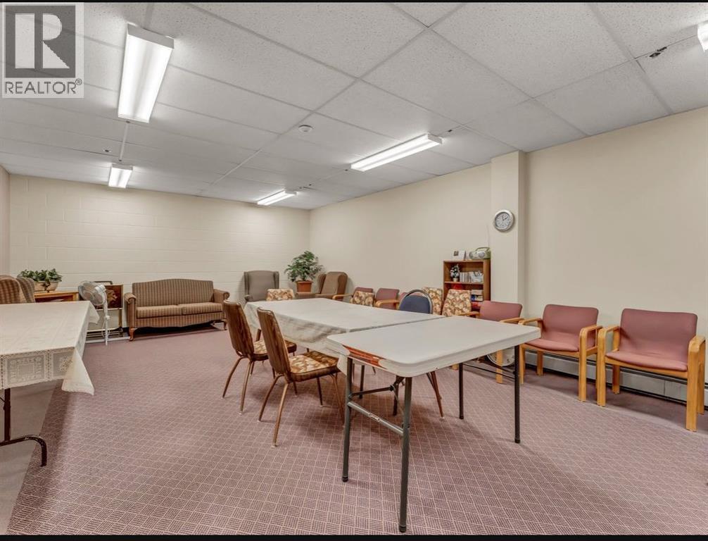 #304 252 4 Street SE - 33