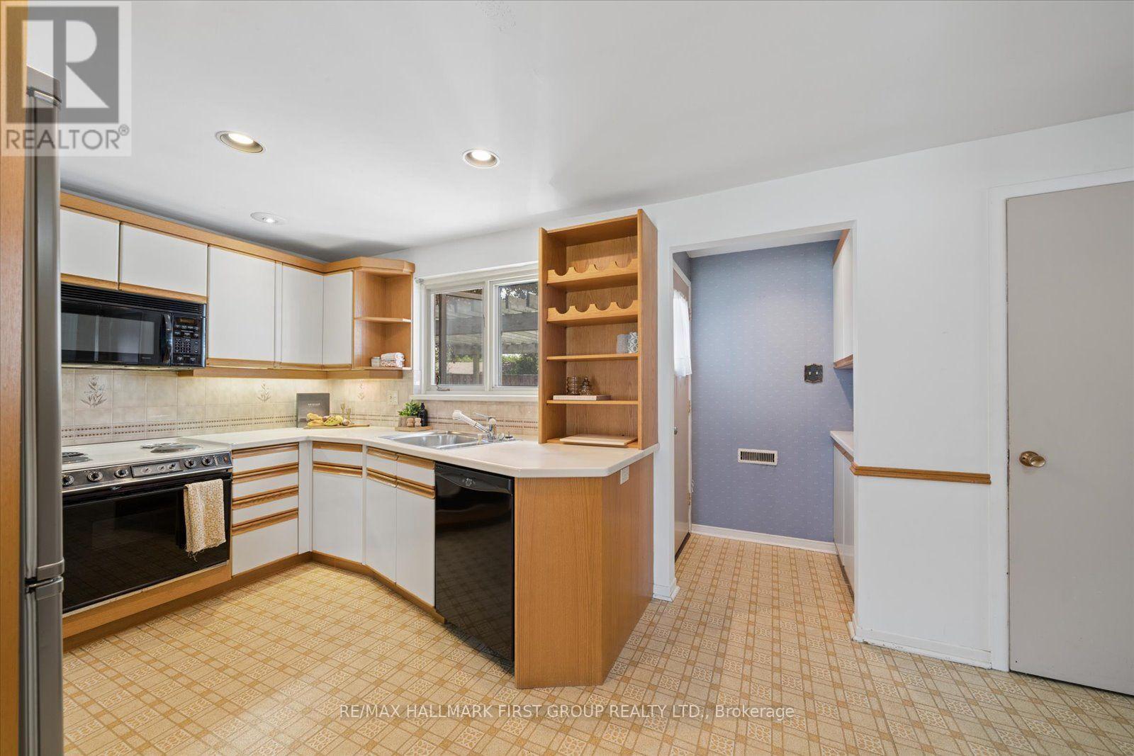 13 LAWRIE ROAD - 12