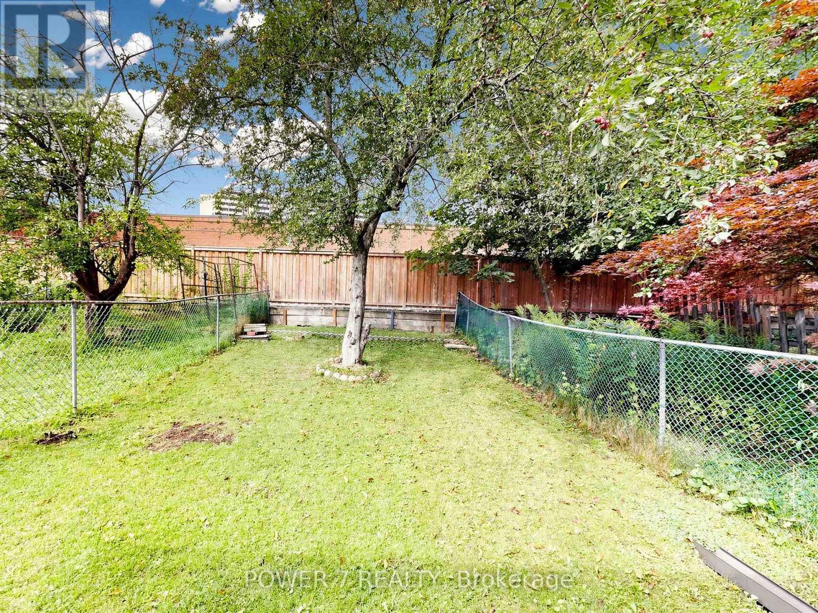 18 SPRUCEWOOD COURT - 47