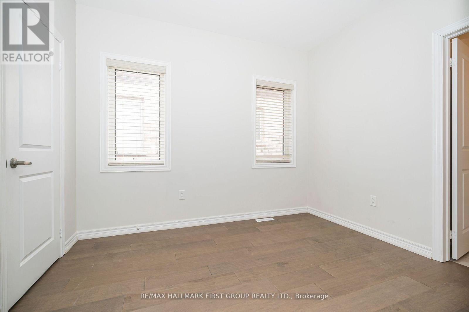 49 WALTER CLIFFORD NESBITT DRIVE - 25