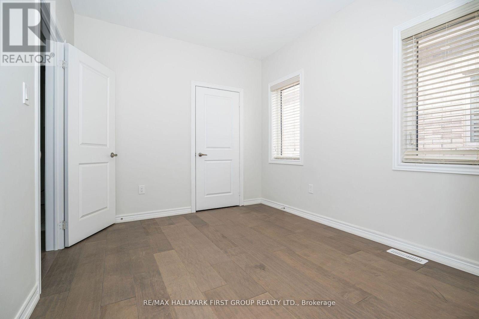 49 WALTER CLIFFORD NESBITT DRIVE - 31