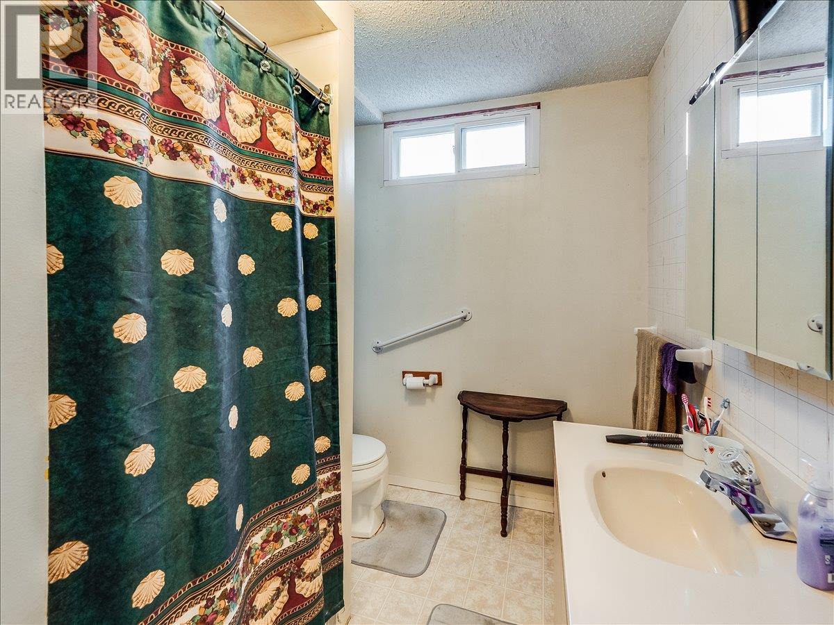 3613 9th Avenue - Image 32