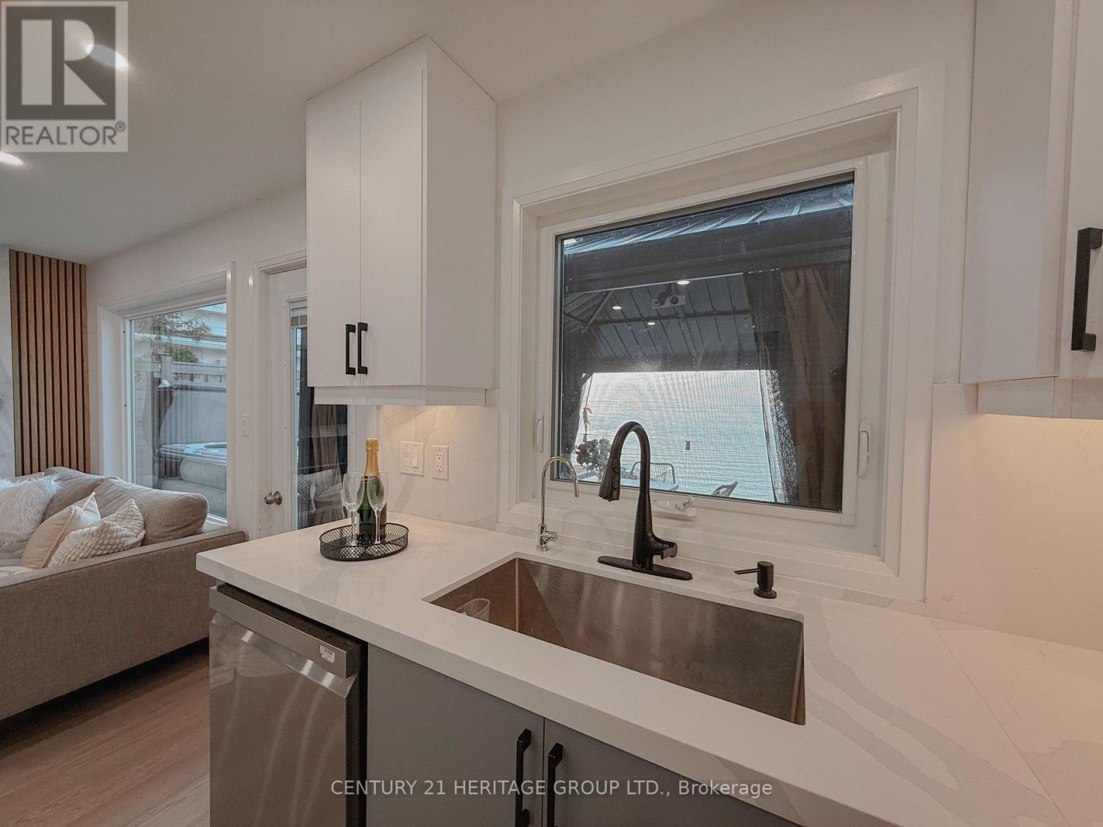 110 HEDGE ROAD - Image 13