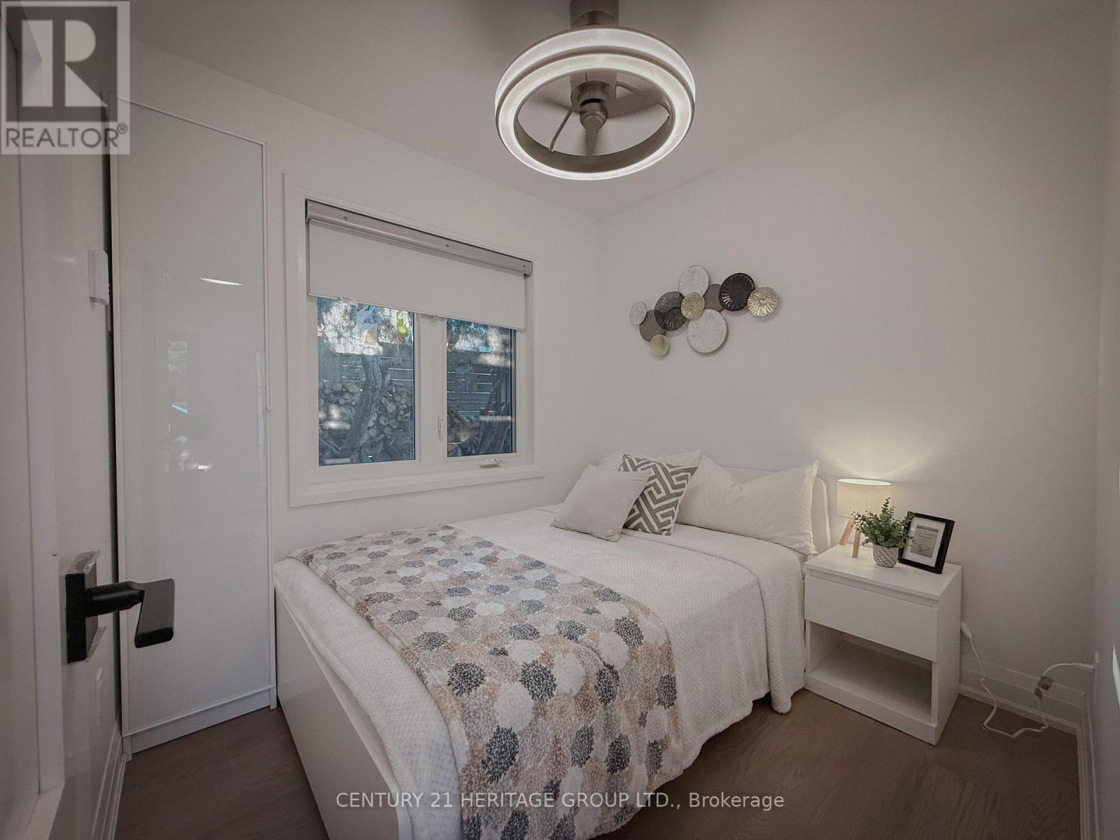 110 HEDGE ROAD - 22